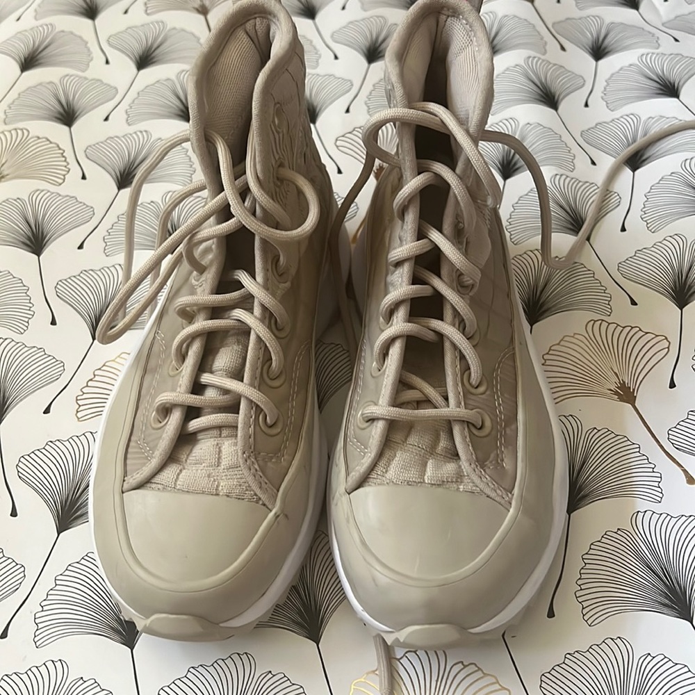 CONVERSE